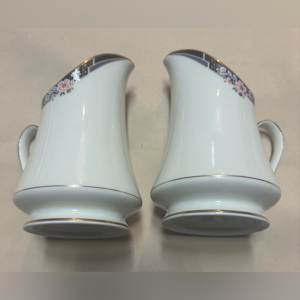 MIKASA Florisse Black L2841 Fine China CREAMERS - Set of 2‎ - Floral